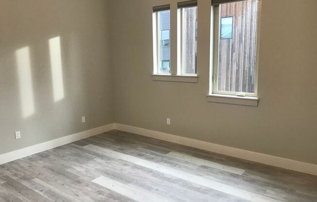 Pet Friendly Three Bedroom in Central Location!