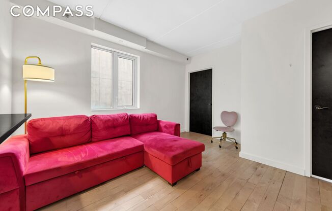 1810 3 AVE