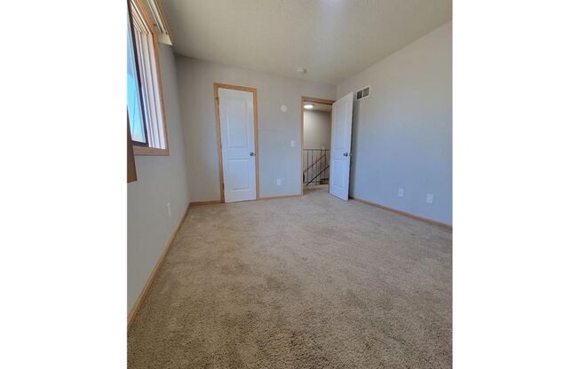 3 beds, 2 baths, $2,095