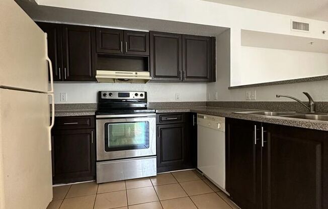 3 beds, 2 baths, 1,079 sqft, $3,200, Unit 13780-301