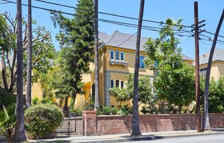 Classic Hollywood Charm Meets Modern Living