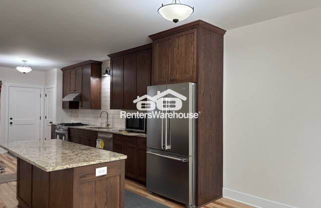 1575 UNIVERSITY AVE W