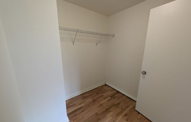 Studio, 1 bath, 680 sqft, $1,800