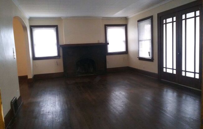 1 bed, 1 bath, 1,075 sqft, $795, Unit 1421-2