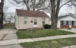 CUTE 2 BEDROOM FOR LEASE IN MADISON HEIGHTS