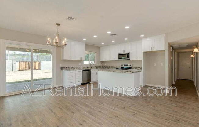 1112 W DRAGOON AVE