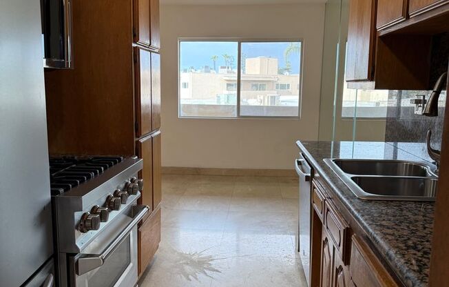 North Hollywood, 2br -2ba HOME