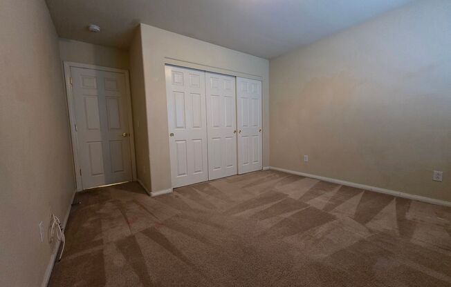 4 beds, 3 baths, $2,600