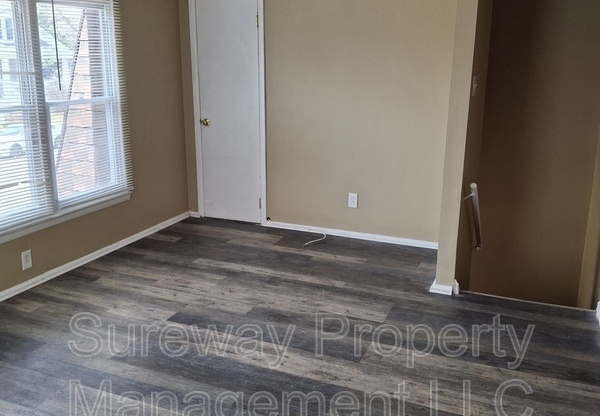 12 W WAYNE TERRACE