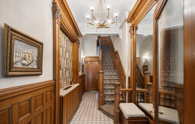 44 W 90th St