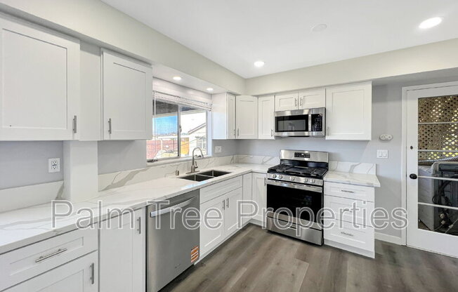 8039 LEMON AVE