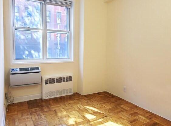 2 beds, 1 bath, $4,000, Unit LOFTK