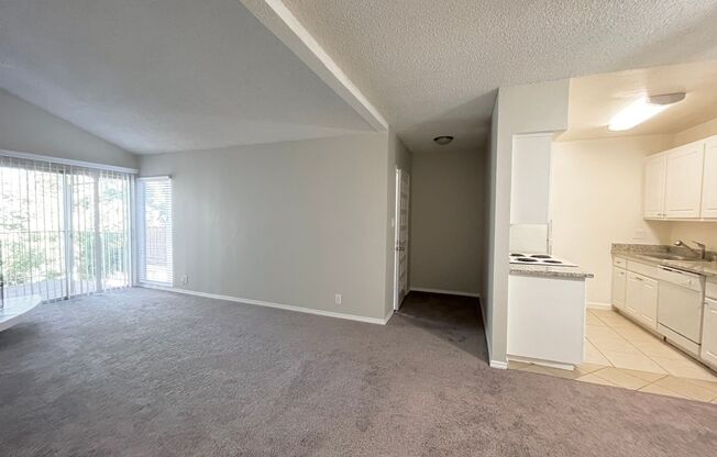 2 beds, 1 bath, $1,895, Unit 36