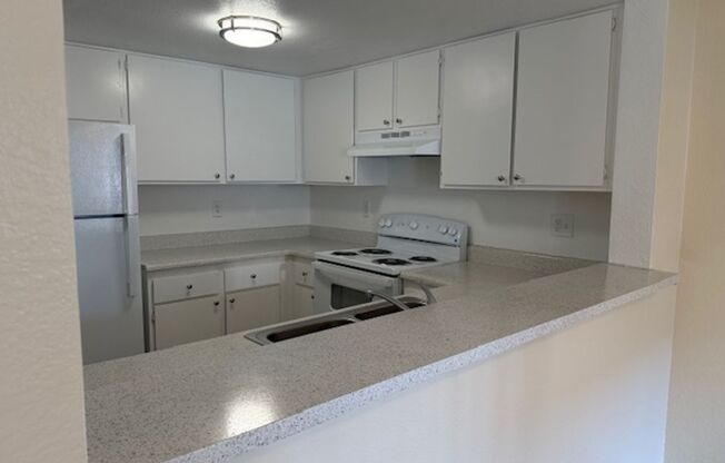 2 beds, 2 baths, 920 sqft, $2,320, Unit 194