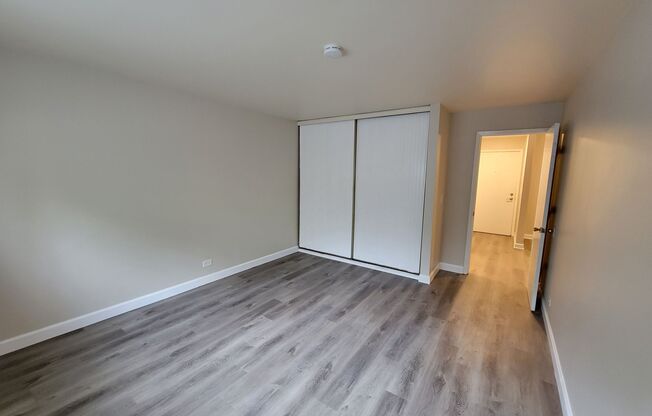 Updated Apartment With NEW KITCHEN & BATH With Balcony/Patio/Private Parking!