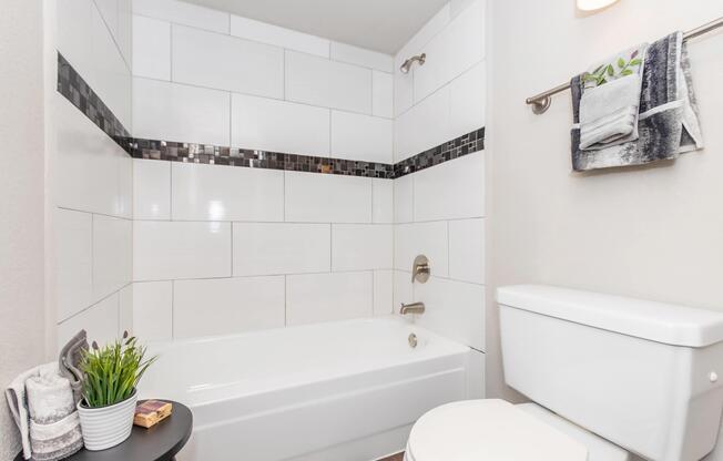1 bed, 1 bath, 890 sqft, $1,540