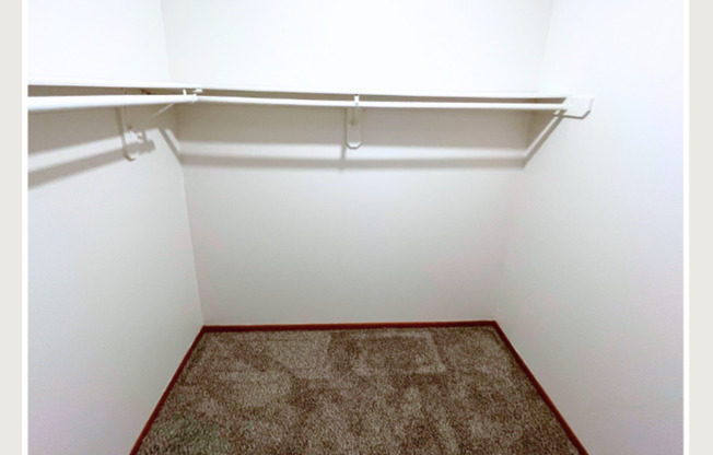 2 beds, 1 bath, 780 sqft, $775, Unit 31