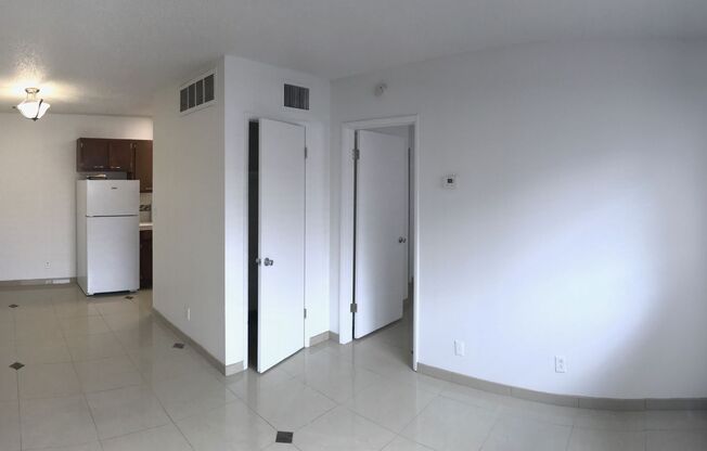 1 bed, 1 bath, 420 sqft, $987, Unit 14