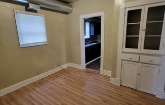 2111 LEXINGTON AVE
