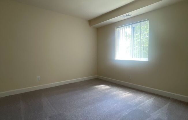 2 beds, 2 baths, 1,000 sqft, $1,975, Unit 14225 #102