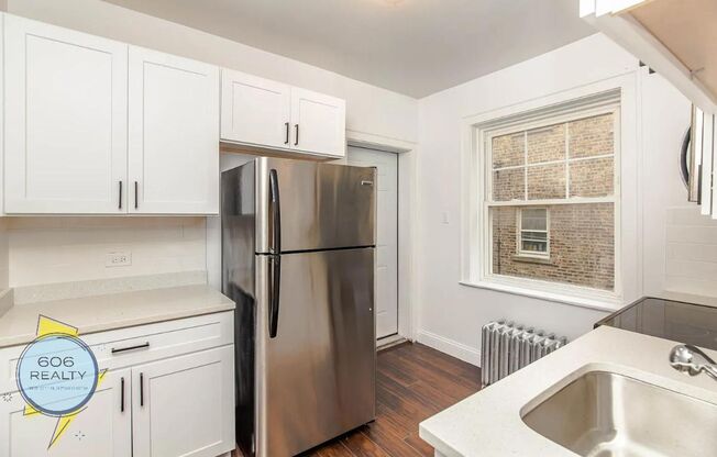 Beautiful Berwyn Apartments on Kenilworth!