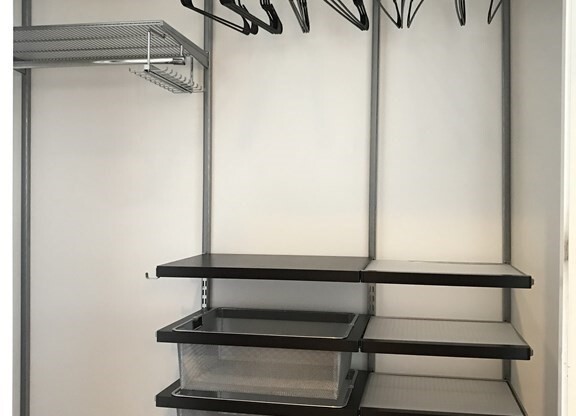 Studio, 1 bath, 427 sqft, $3,200, Unit 18D