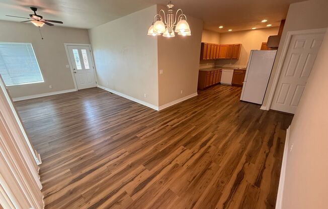 Spacious 3BR/2BA Duplex – Comfort Meets Convenience!