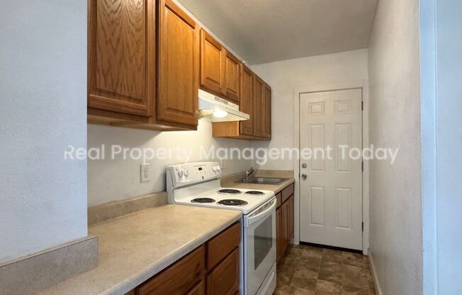 1002 South 14th LLC - Goecke -1002  (Robert Miles LLC)(Cascade Group)