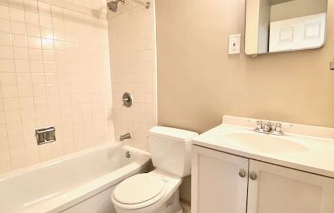 1 bed, 1 bath, 1 sqft, $1,495, Unit 204