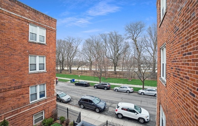 2111 E 67 ST