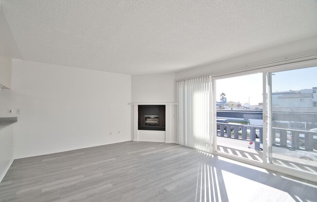 Bright 1 Bedroom Condo - 1 Block to Hermosa Beach