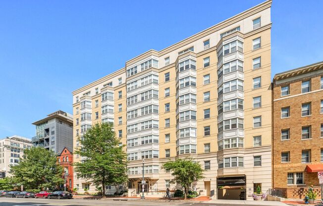 One Month Free for Lease Start by 12/15! Available Now! Concierge 1 bedroom 1 bathroom Luxury Condo// Logan Circle!