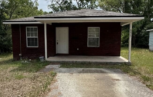 Beautiful 3 Bedroom 2 Bath House with New Kitchen