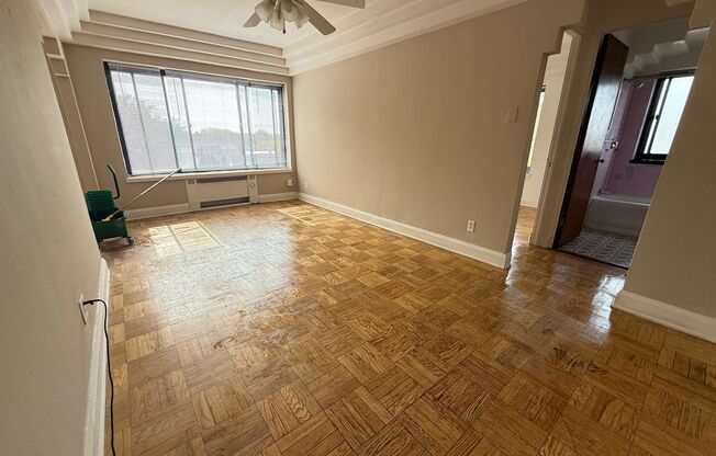 2 beds, 1 bath, $1,295, Unit 410