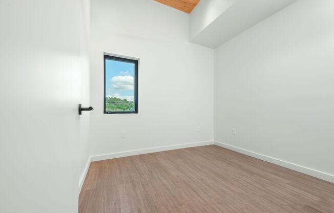 2 beds, 2 baths, 1,021 sqft, $2,122, Unit 302