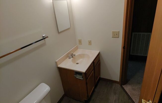 2 beds, 1 bath, 720 sqft, $980, Unit 1249-08