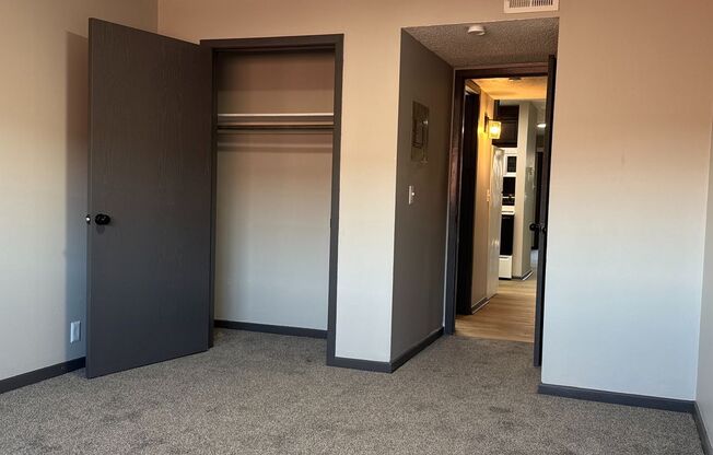 1 bed, 1 bath, $775, Unit 8