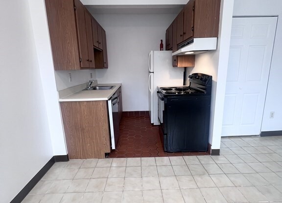 1 bed, 1 bath, 550 sqft, $2,500, Unit 102