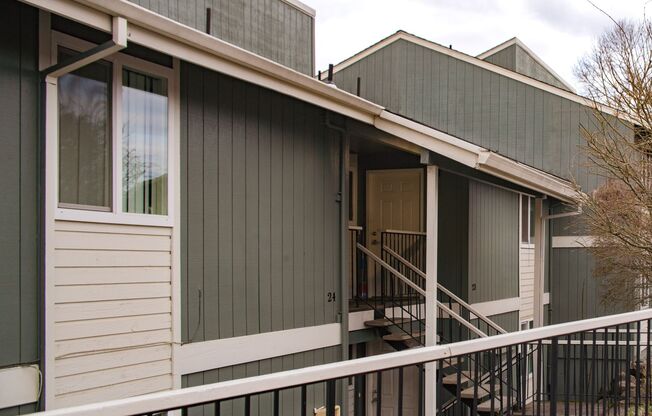 MeadowBrook Apartments