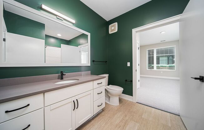 2 beds, 1 bath, 887 sqft, $1,575, Unit 225