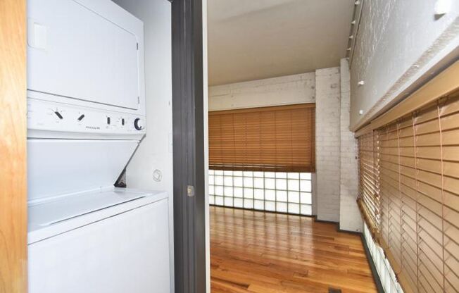 2 beds, 1 bath, 1,102 sqft, $1,299, Unit 3102