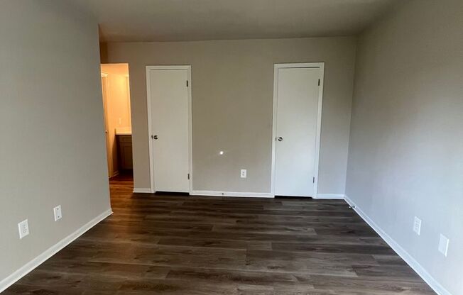 2 beds, 1 bath, 978 sqft, $2,385