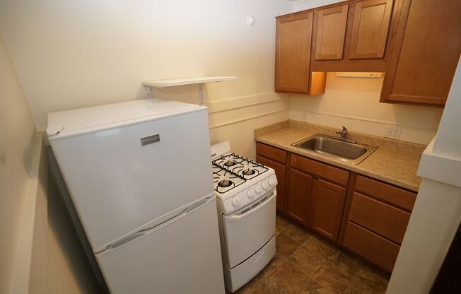 1 bed, 1 bath, 380 sqft, $1,125, Unit 349 #4