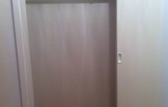 Studio, 1 bath, 450 sqft, $710, Unit *526
