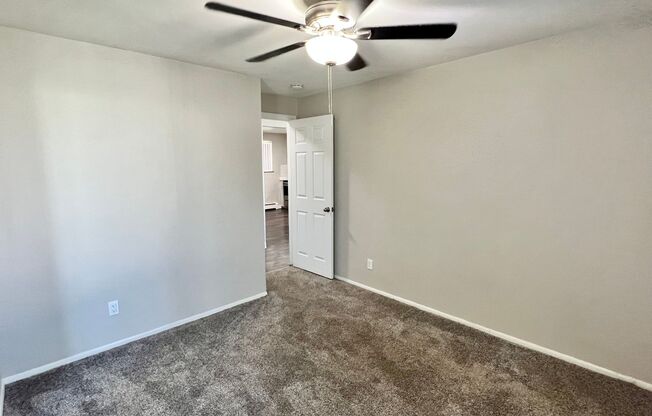 2 beds, 1 bath, 800 sqft, $1,430