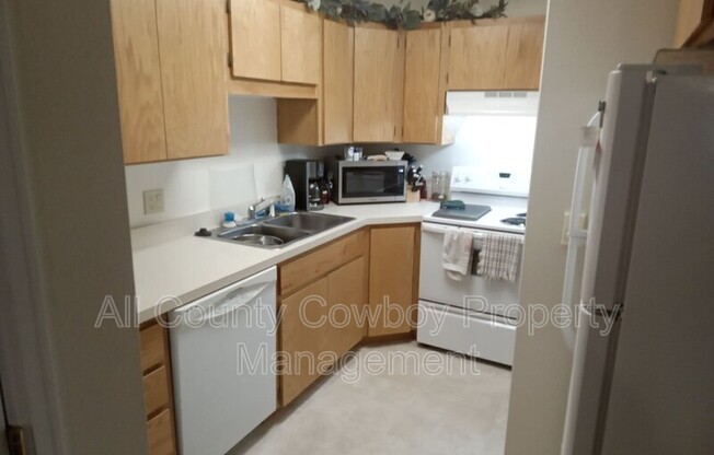 1657 N 5 ST