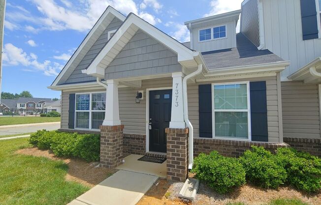 Three bed, 2.5 bath town house located in Park Place at Springwood, Whitsett