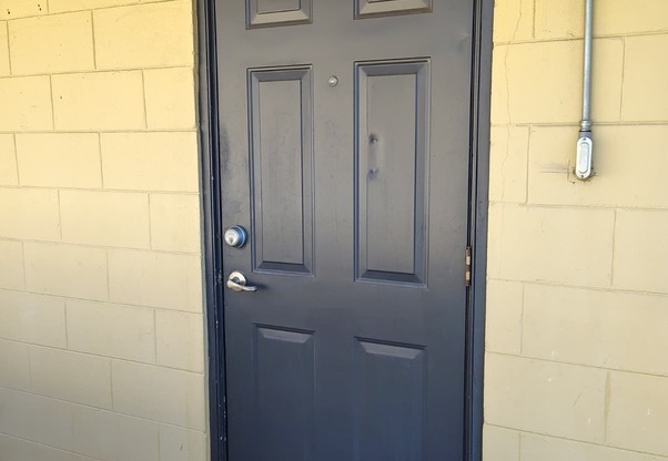 550 S JOHN YOUNG PKWY