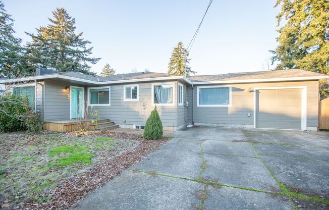 Don't Miss out 4 Bedroom 2 Bath NE Portland !