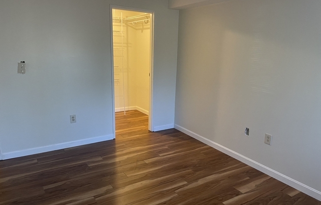 1 bed, 1 bath, 698 sqft, $2,200, Unit 14